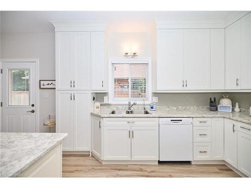 13 Timber Lane, St. Catharines, ON - Indoor Photo Showing Kitchen With Double Sink