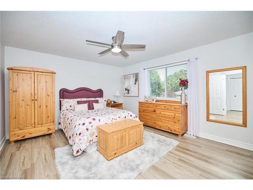 13 Timber Lane, St. Catharines, ON - Indoor Photo Showing Bedroom