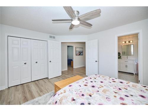 13 Timber Lane, St. Catharines, ON - Indoor Photo Showing Bedroom