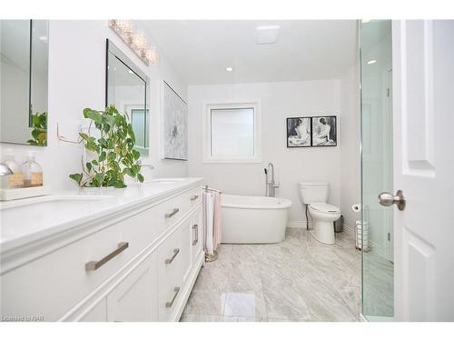 13 Timber Lane, St. Catharines, ON - Indoor Photo Showing Bathroom