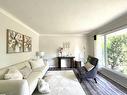 92 Jacobson Avenue, St. Catharines, ON  - Indoor Photo Showing Living Room 