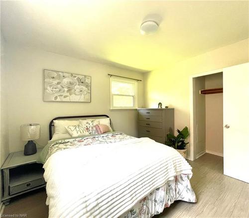 92 Jacobson Avenue, St. Catharines, ON - Indoor Photo Showing Bedroom