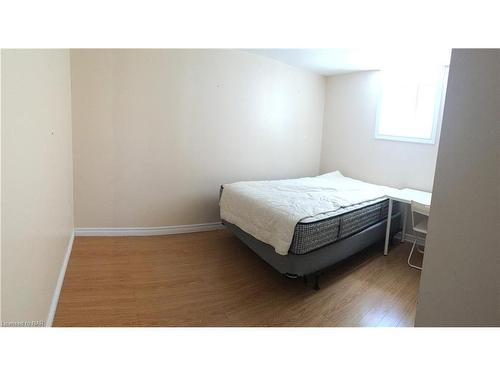 92 Jacobson Avenue, St. Catharines, ON - Indoor Photo Showing Bedroom