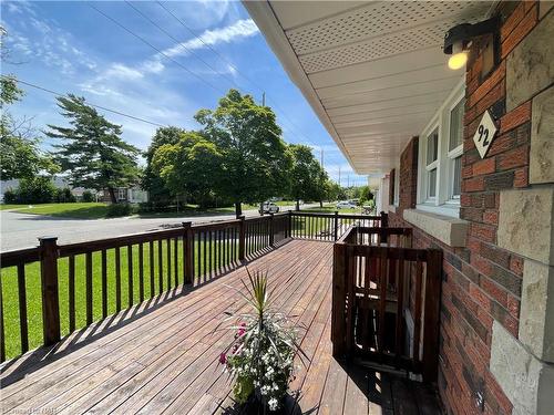 92 Jacobson Avenue, St. Catharines, ON - Outdoor With Deck Patio Veranda With Exterior