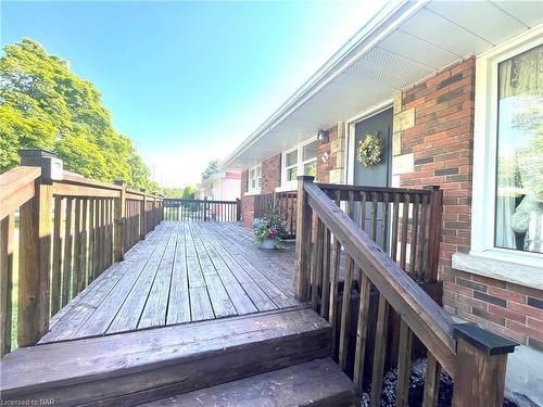 92 Jacobson Avenue, St. Catharines, ON - Outdoor With Deck Patio Veranda With Exterior