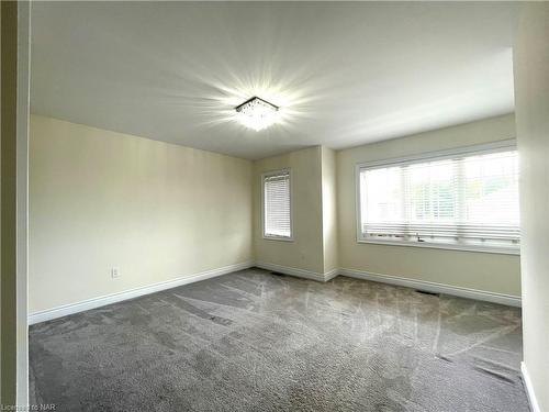 7729 Hackberry Trail, Niagara Falls, ON - Indoor Photo Showing Other Room