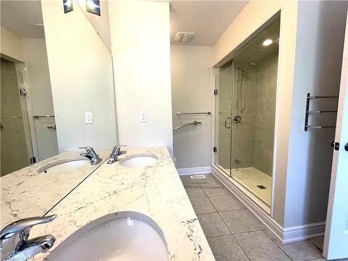 7729 Hackberry Trail, Niagara Falls, ON - Indoor Photo Showing Bathroom