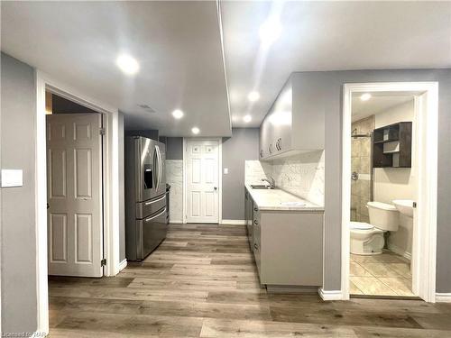 7729 Hackberry Trail, Niagara Falls, ON - Indoor Photo Showing Bathroom