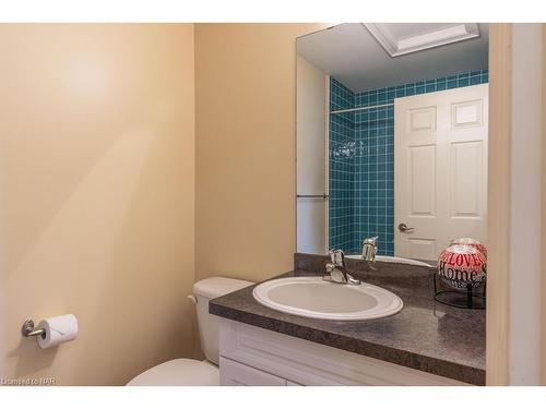 9-450 Nassau Street, Niagara-On-The-Lake, ON - Indoor Photo Showing Bathroom