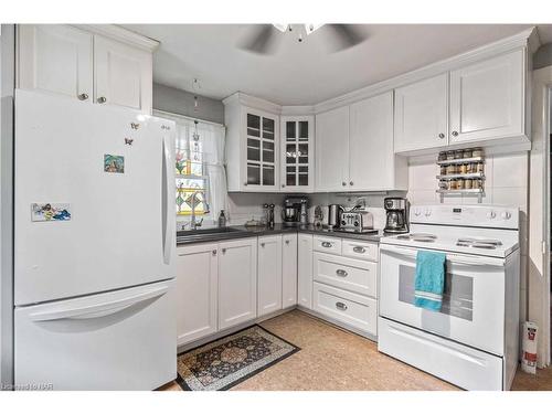 4670 Huron Street, Niagara Falls, ON - Indoor Photo Showing Kitchen