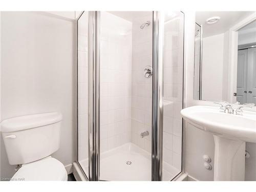 506-77 Lombard Street, Toronto, ON - Indoor Photo Showing Bathroom