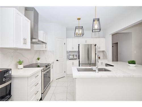 127 Dennis Drive, West Lincoln, ON - Indoor Photo Showing Kitchen With Stainless Steel Kitchen With Upgraded Kitchen