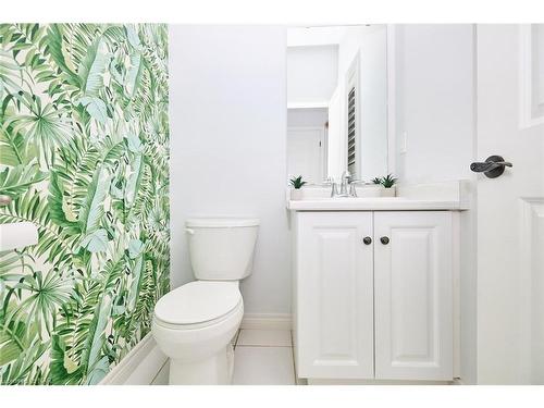 127 Dennis Drive, West Lincoln, ON - Indoor Photo Showing Bathroom