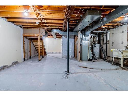 112-286 Cushman Road Road, St. Catharines, ON - Indoor Photo Showing Basement