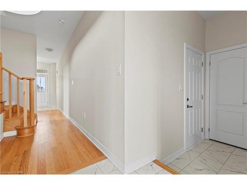 456 Barker Parkway, Thorold, ON - Indoor Photo Showing Other Room