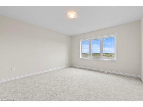 456 Barker Parkway, Thorold, ON - Indoor Photo Showing Other Room