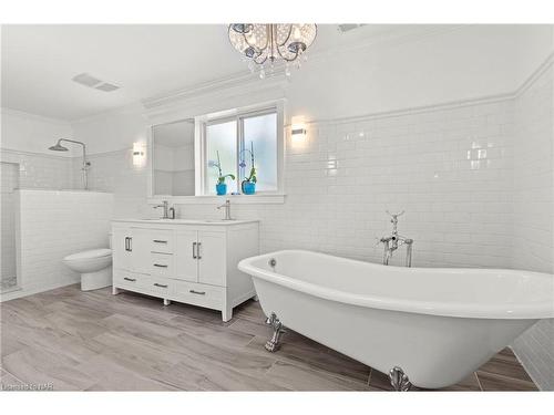 832 Edgemere Road, Fort Erie, ON - Indoor Photo Showing Bathroom