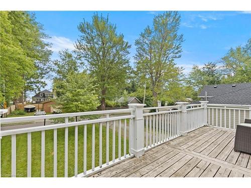 832 Edgemere Road, Fort Erie, ON - Outdoor With Deck Patio Veranda