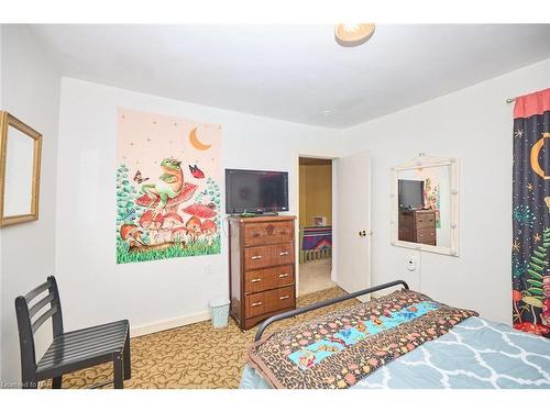 258 Mitchell Street, Port Colborne, ON - Indoor Photo Showing Bedroom