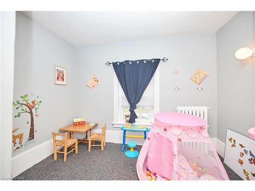 258 Mitchell Street, Port Colborne, ON - Indoor Photo Showing Bedroom