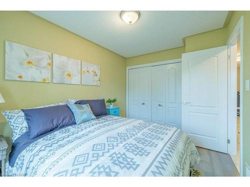 7 Dexter Street, St. Catharines, ON - Indoor Photo Showing Bedroom