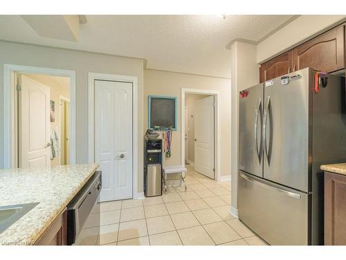 7 Dexter Street, St. Catharines, ON - Indoor Photo Showing Kitchen