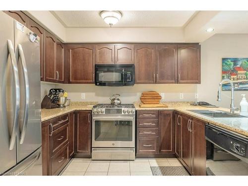 7 Dexter Street, St. Catharines, ON - Indoor Photo Showing Kitchen