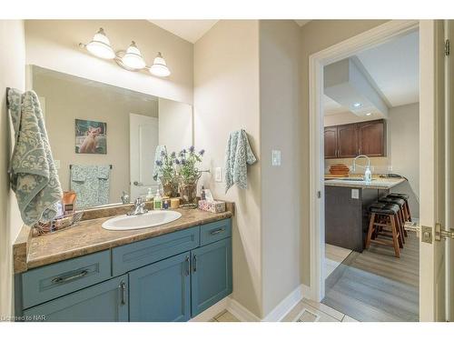 7 Dexter Street, St. Catharines, ON - Indoor Photo Showing Bathroom