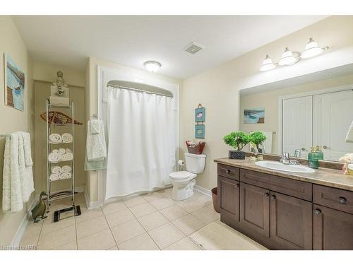 7 Dexter Street, St. Catharines, ON - Indoor Photo Showing Bathroom