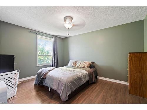 3-242 Lakeport Road, St. Catharines, ON - Indoor Photo Showing Bedroom