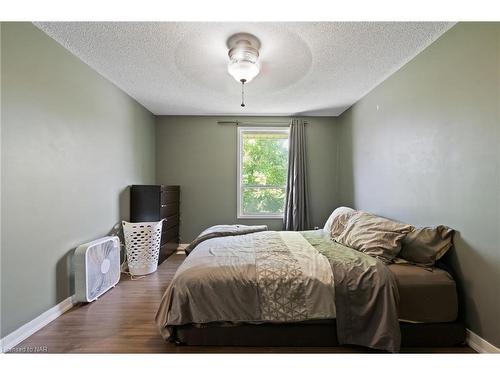 3-242 Lakeport Road, St. Catharines, ON - Indoor Photo Showing Bedroom