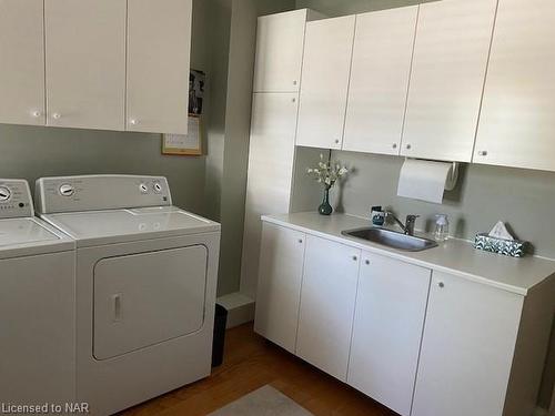 123 South Drive, St. Catharines, ON - Indoor Photo Showing Laundry Room