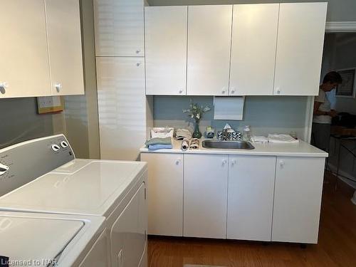 123 South Drive, St. Catharines, ON - Indoor Photo Showing Laundry Room