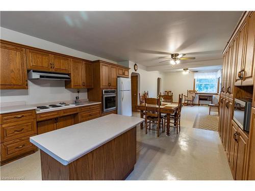 1835 Third Concession Road, Port Colborne, ON - Indoor Photo Showing Kitchen With Double Sink