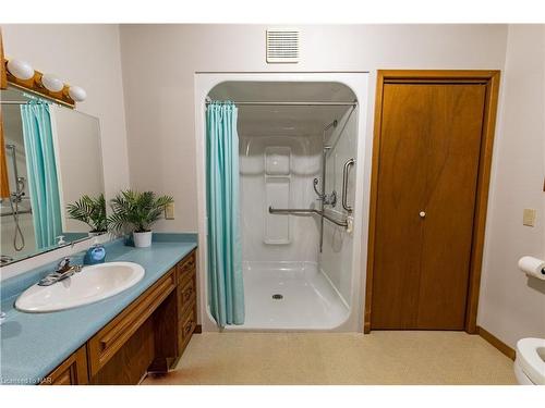 1835 Third Concession Road, Port Colborne, ON - Indoor Photo Showing Bathroom