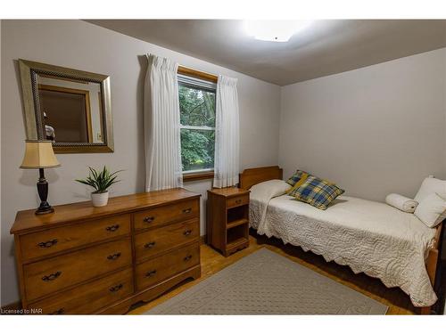 1835 Third Concession Road, Port Colborne, ON - Indoor Photo Showing Bedroom