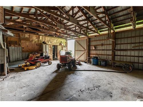 1835 Third Concession Road, Port Colborne, ON - Indoor Photo Showing Garage