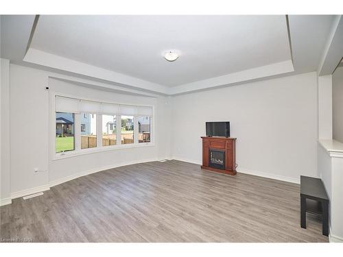 3645 Allen Trail, Ridgeway, ON - Indoor Photo Showing Living Room