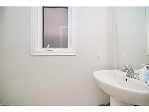 3645 Allen Trail, Ridgeway, ON - Indoor Photo Showing Bathroom