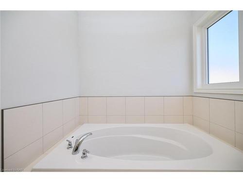 3645 Allen Trail, Ridgeway, ON - Indoor Photo Showing Bathroom