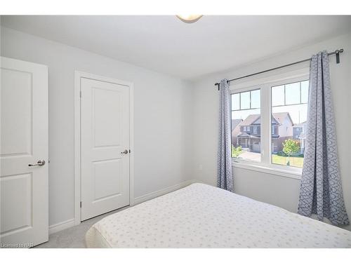 3645 Allen Trail, Ridgeway, ON - Indoor Photo Showing Bedroom