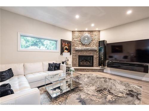 709 Lakeshore Road, Fort Erie, ON - Indoor Photo Showing Living Room With Fireplace