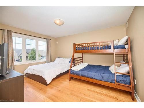 116 Clare Avenue, Welland, ON - Indoor Photo Showing Bedroom