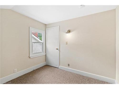 59 Wellington Street, St. Catharines, ON - Indoor Photo Showing Other Room