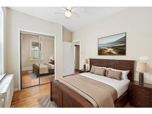 59 Wellington Street, St. Catharines, ON - Indoor Photo Showing Bedroom