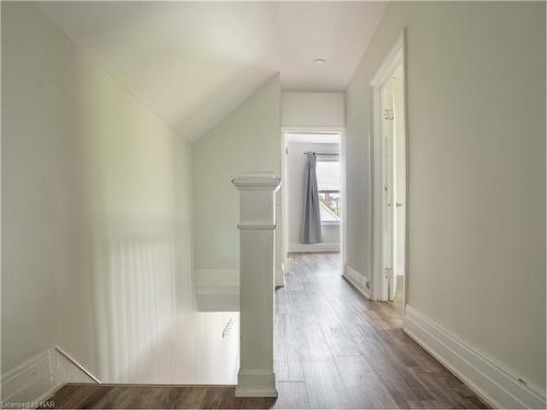 5 Herrick Avenue, St. Catharines, ON - Indoor Photo Showing Other Room