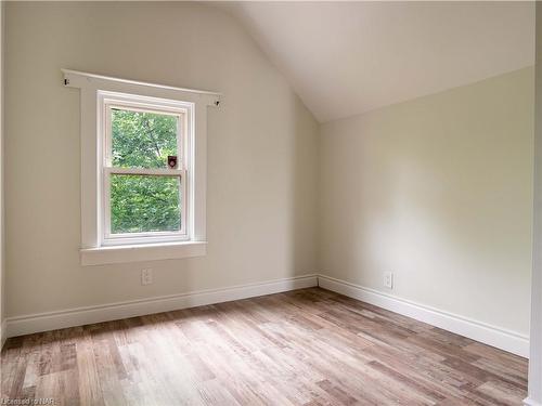 5 Herrick Avenue, St. Catharines, ON - Indoor Photo Showing Other Room