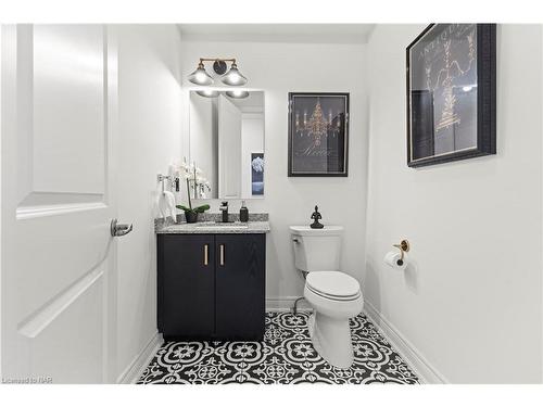 55 Paradise Grove, Niagara-On-The-Lake, ON - Indoor Photo Showing Bathroom