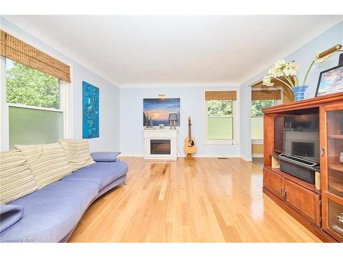 50 Trelawne Drive, St. Catharines, ON - Indoor Photo Showing Living Room With Fireplace