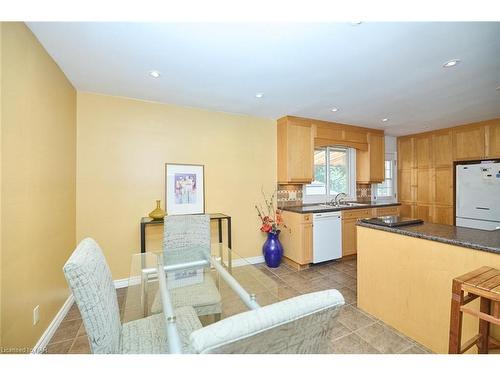 50 Trelawne Drive, St. Catharines, ON - Indoor Photo Showing Kitchen